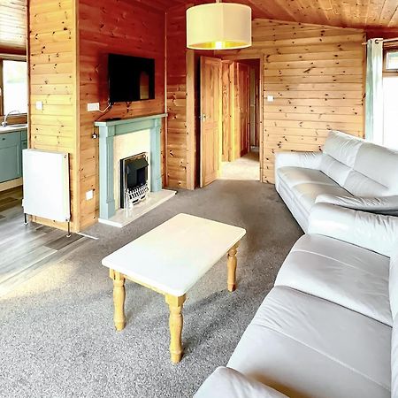 Calloose Holiday Park Хейл Екстериор снимка
