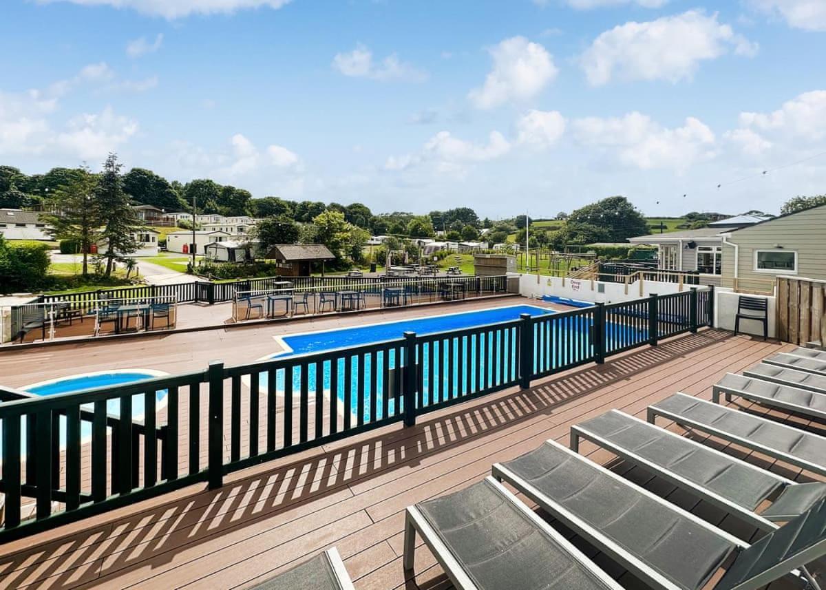 Calloose Holiday Park Хейл Екстериор снимка