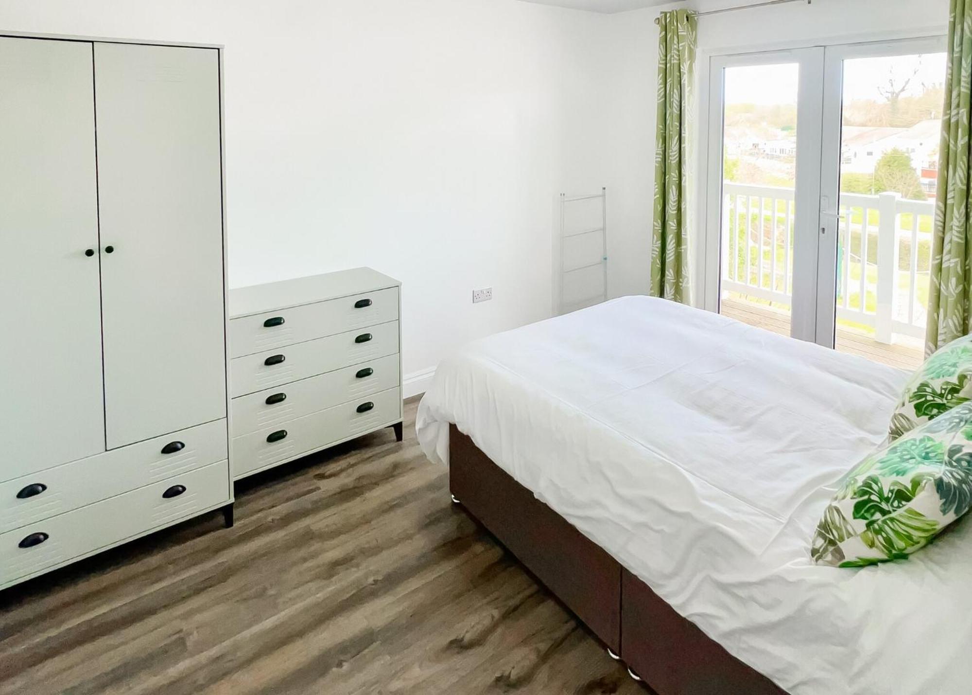 Calloose Holiday Park Хейл Екстериор снимка