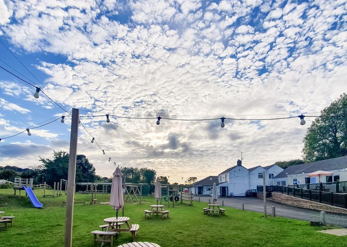 Calloose Holiday Park Хейл Екстериор снимка